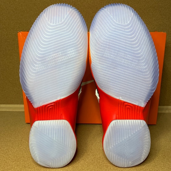 Nike LeBron Soldier XII (GS) Basketball Shoes - Picture 6 of 7